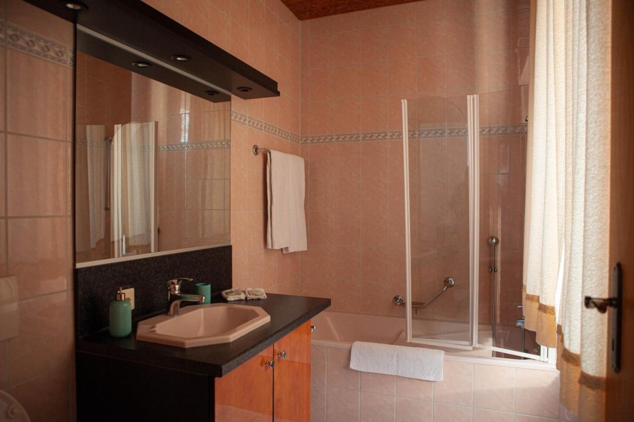 Hotel De L'Ours Courroux Luaran gambar